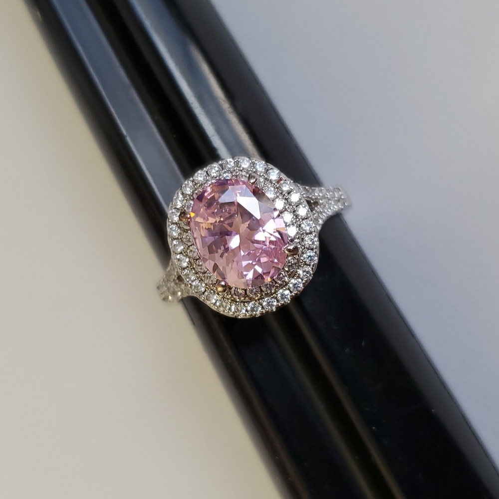 Watch Video / Gorgeous Blush Rose Halo Ring